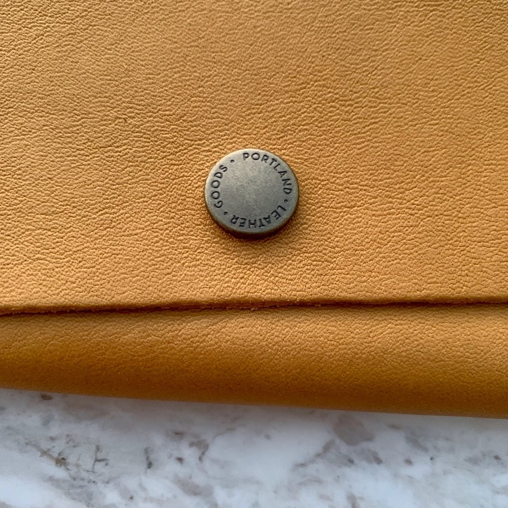 Portland Leather Wallet, Honeycomb 🦄 - Picture 2 of 4